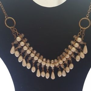 Women's Pearl necklace// Fashion jewelry